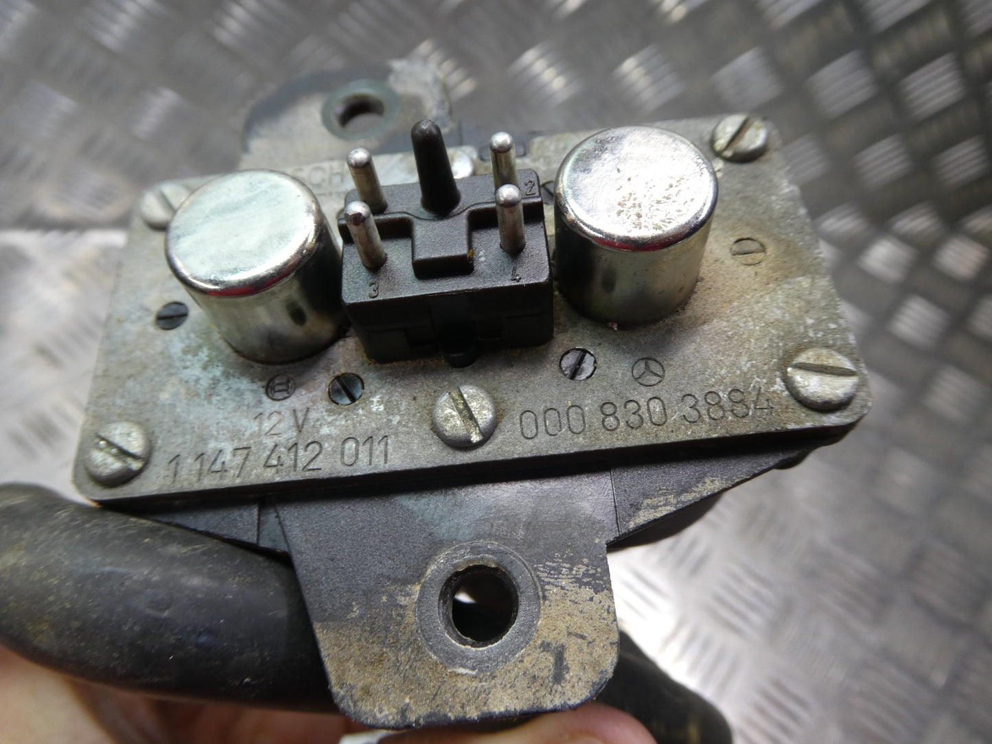 Mercedes-Benz W126 C126 Heizungsduoventi Heizungsventil A ORIGINAL gebraucht - 0008306584