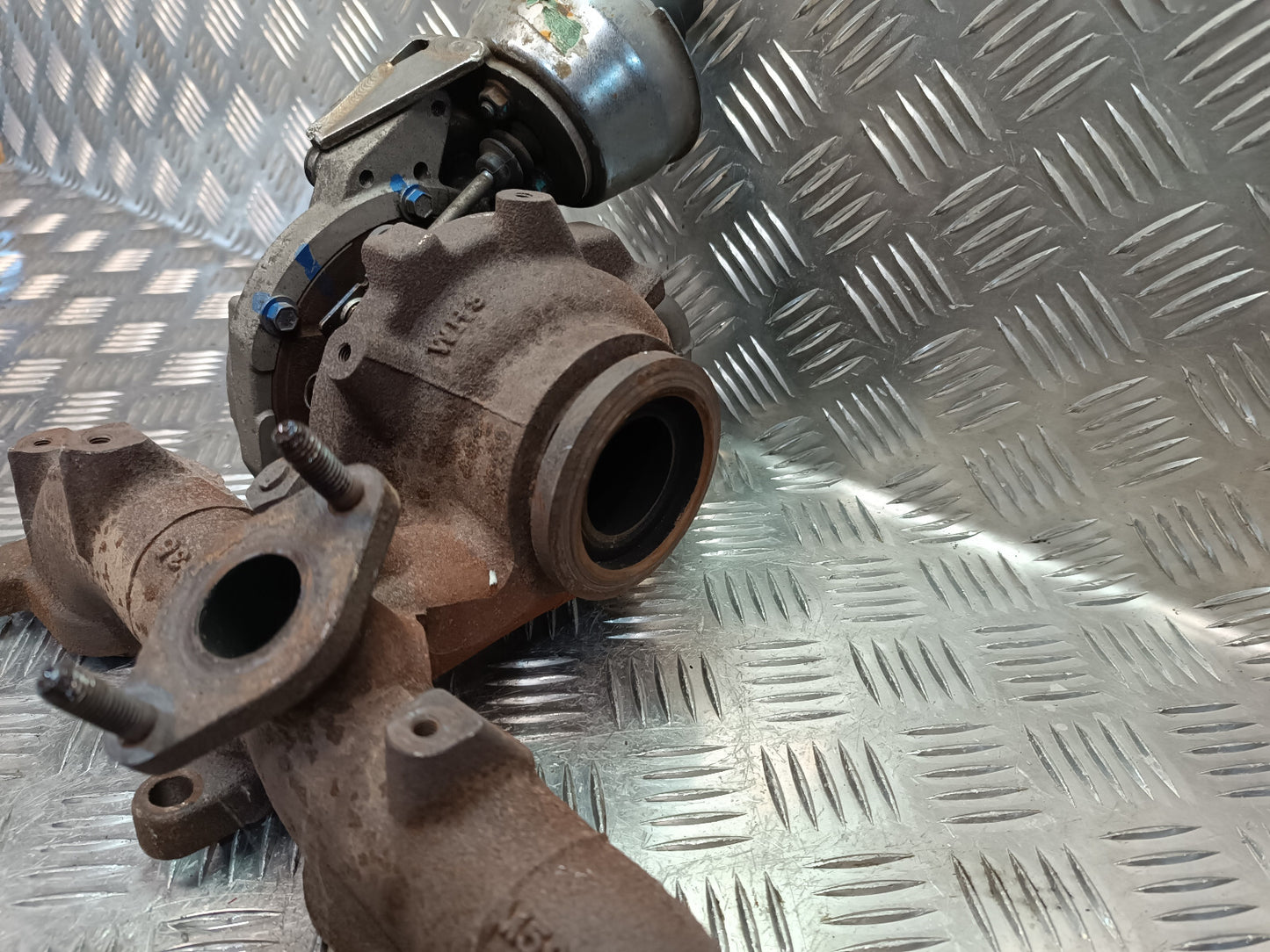 VW T5 2.0 TDI CAA Turbolader Turbo 03L253016M 03L253016 M Garrett ORIGINAL gebraucht - Transporter