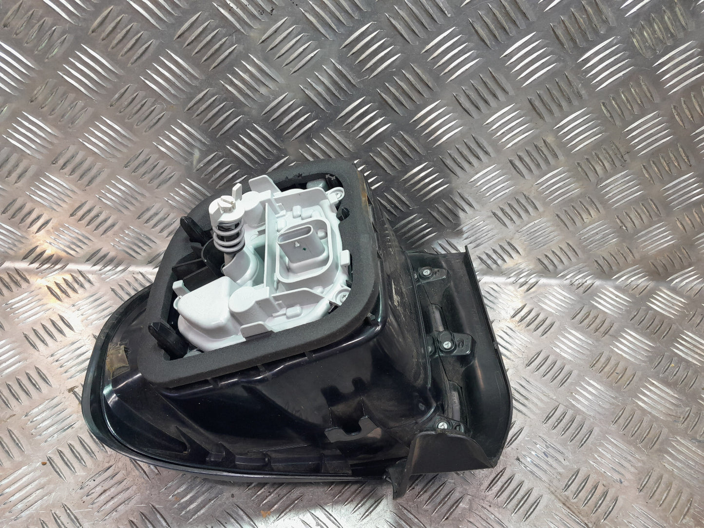 Jeep Renegade ab 2014 Scheinwerfer Hinten Rückleuchte 520 ORIGINAL gebraucht - 51964234