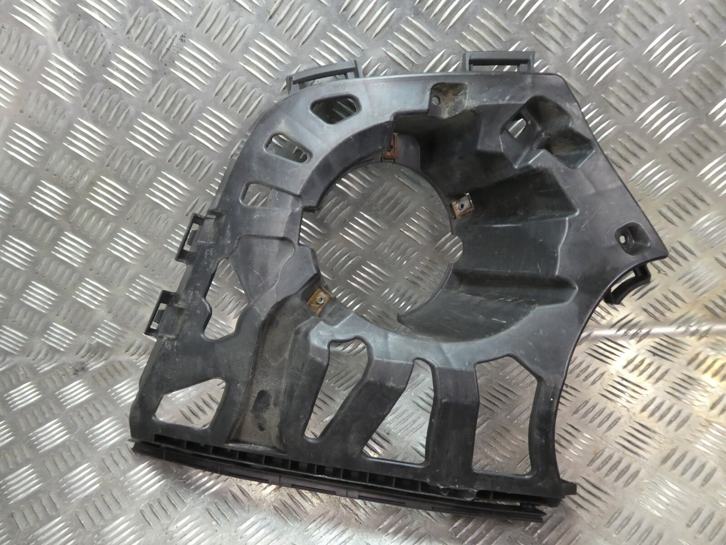 Mini Cooper F55 F56 Halter Nebelscheinwerfer in Stoßstange vorne links ORIGINAL gebraucht - 7302507