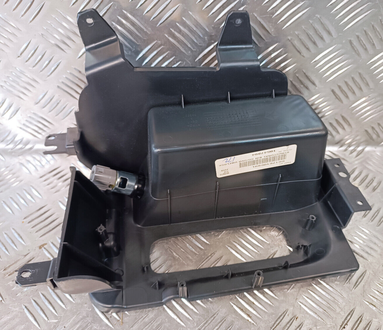 Jeep Grand Cherokee WK2 Ablagefach Staufach Fach ORIGINAL gebraucht - C01761009BL