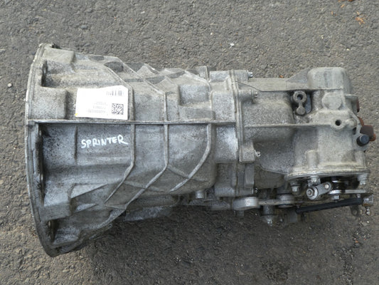 Sprinter W906 2.2 CDI 6 Gang Schaltgetriebe Getriebe 711.680 ORIGINAL gebraucht - Mercedes