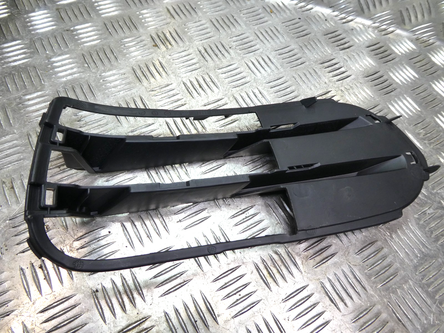 Porsche Panamera 970 Facelift Blende für Lufteinlass seitlich Rechts ORIGINAL gebraucht - 97050555601