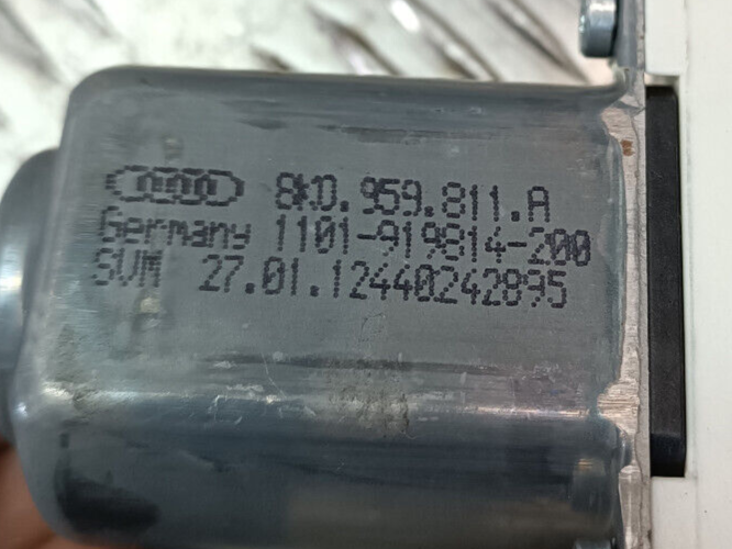 Porsche Cayenne S 92A Hinten Rechts Motor 8K0959811A ORIGINAL gebraucht - Fensterhebermotor