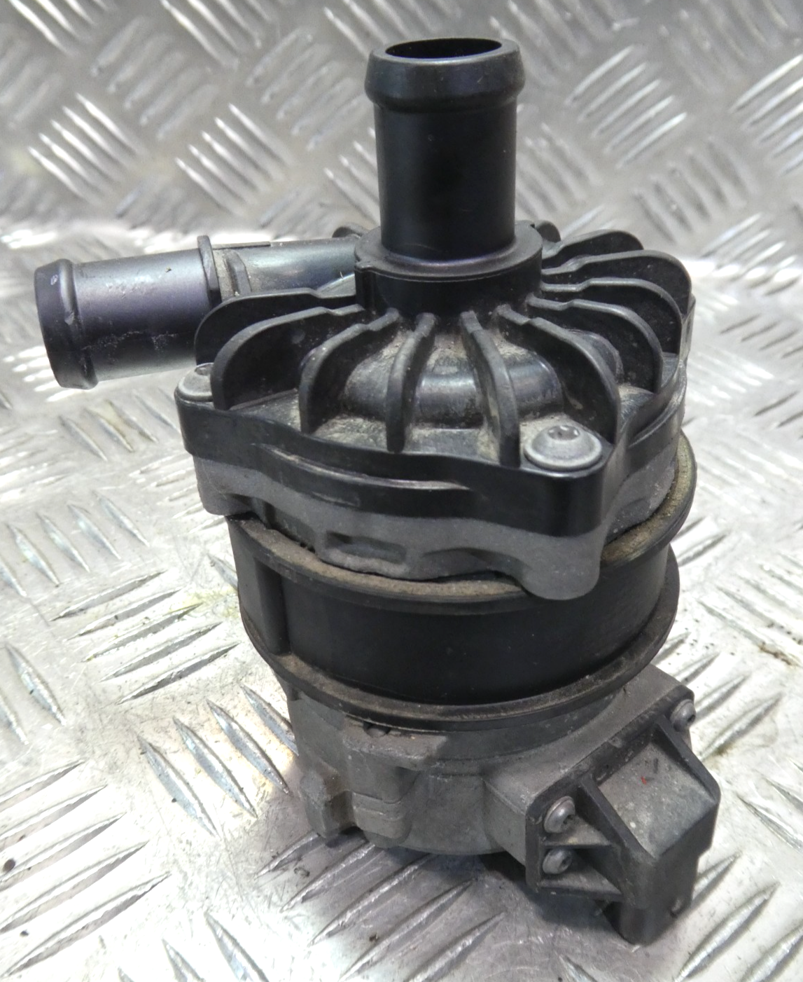 Porsche 3.0 E-Hybrid Zusatzwasserpumpe Wasserpumpe 8K0965567 ORIGINAL gebraucht - Panamera