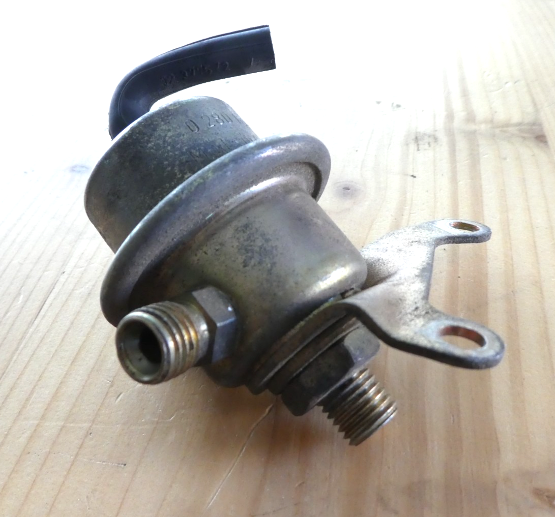 Mercedes-Benz C126 W126 Membrandämpfer Druckregler K-Jetronic BOSCH ORIGINAL gebraucht - 0280161012