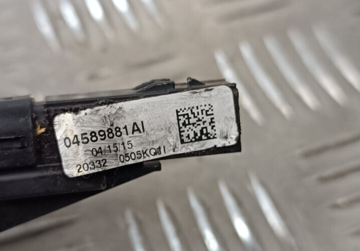 Jeep Grand Cherokee WK2 Tür Griff Türgriff Vorne ORIGINAL gebraucht - 04589881AI