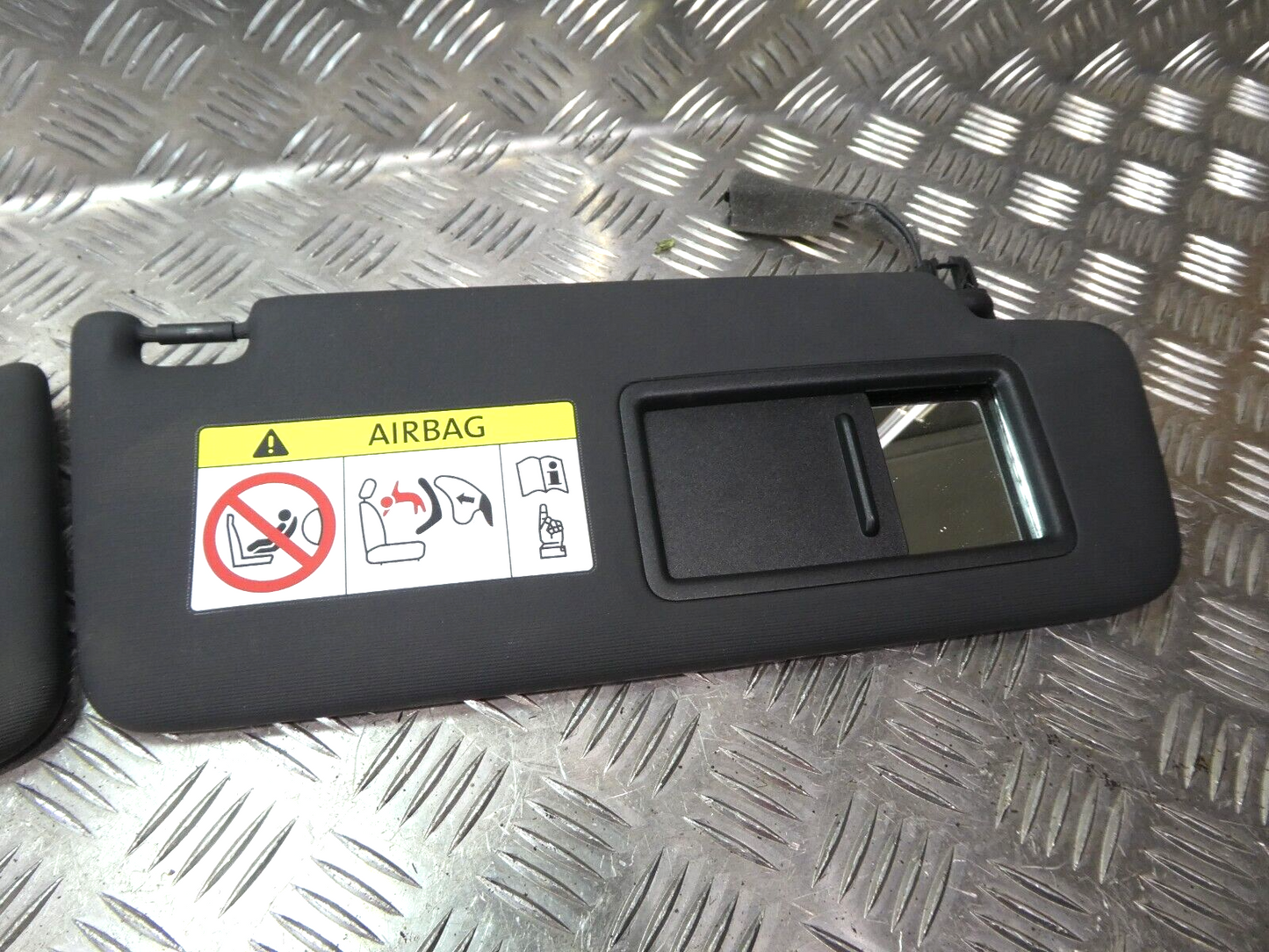 VW ID3 ID.3 1 paar Sonnenblende Links + Rechts schwarz ORIGINAL gebraucht - Volkswagen