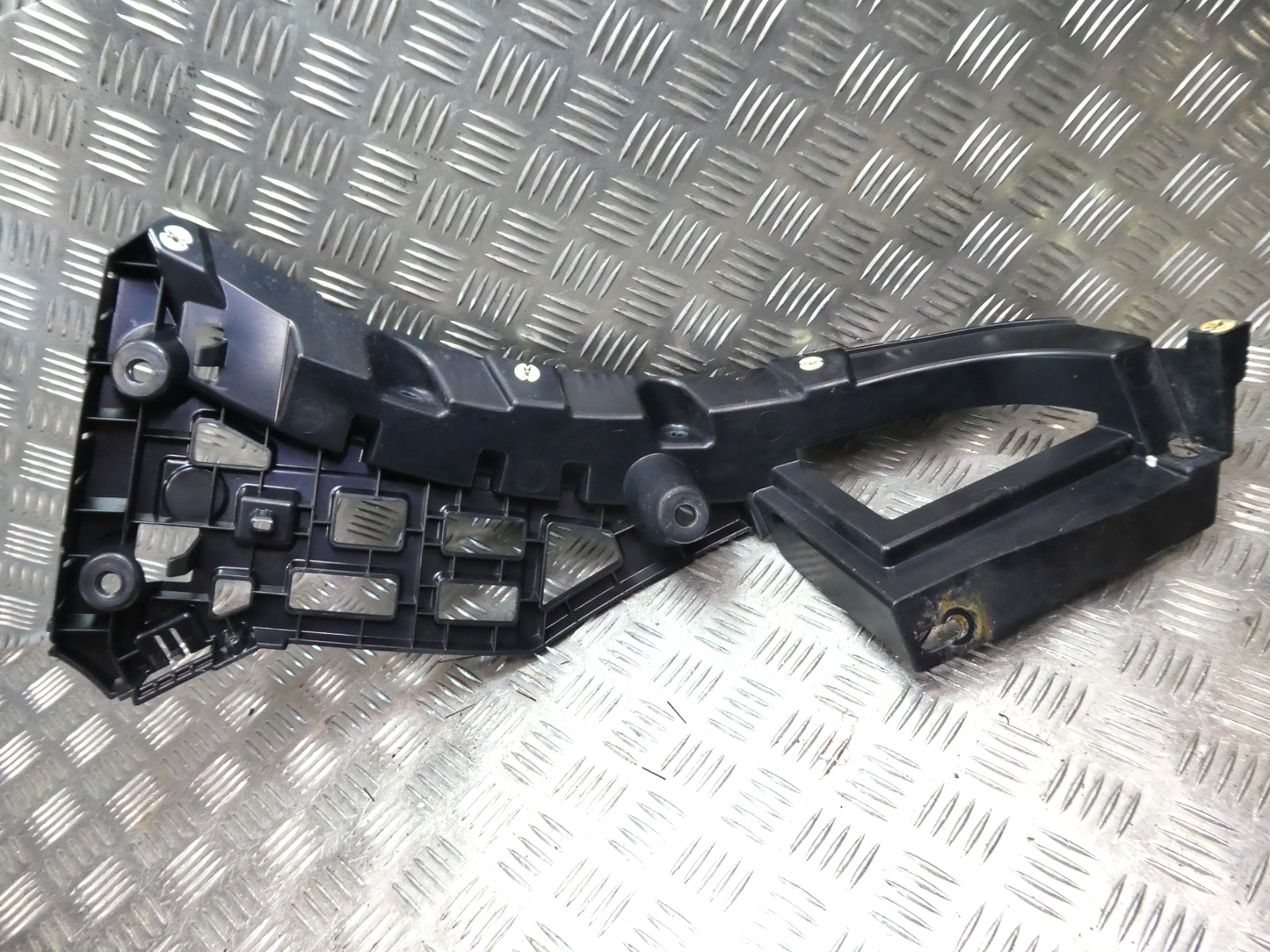 PORSCHE MACAN 2014-18 Stoßstangenhalter hinten links ORIGINAL gebraucht - 95B807453