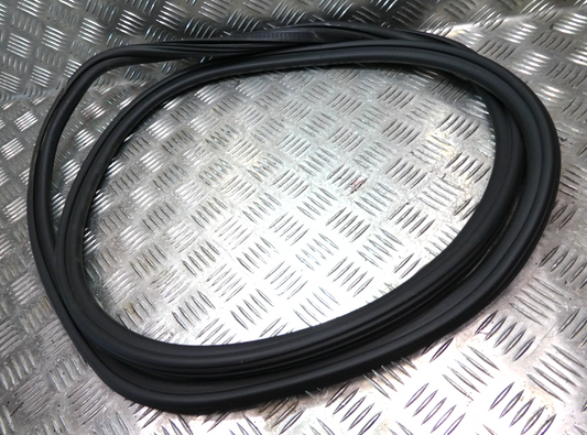 PORSCHE MACAN 2014-18 Türdichtung Vorne Links 95B831721B ORIGINAL gebraucht - Gummidichtung