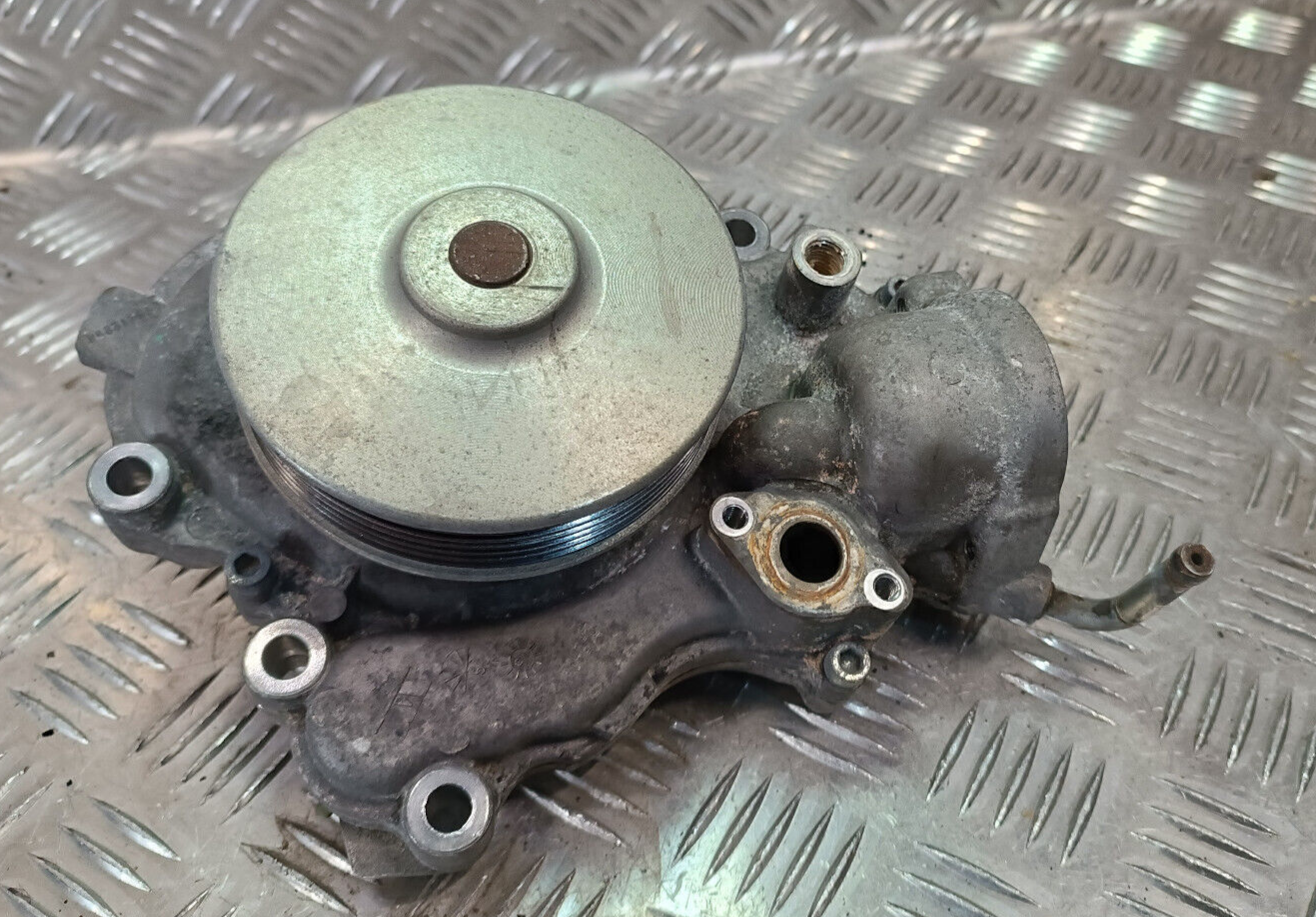 Jeep Grand WK2 3.0 CRD Wasserpumpe Wasserpumpegehaus ORIGINAL gebraucht - Cherokee