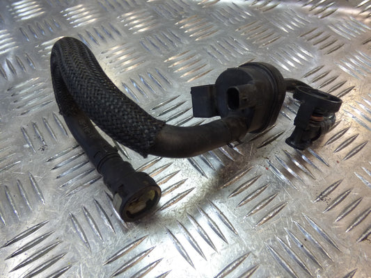 Porsche Cayenne 92A Entlüftungsleistung Ventil 06E906517B ORIGINAL gebraucht - Auslassventil