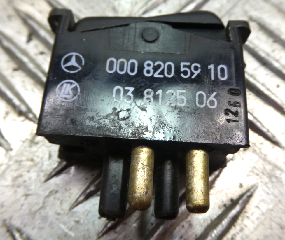 Original Mercedes-Benz W126 C126 SEC Schalter Innenbeleuchtung gebraucht - 0008205910