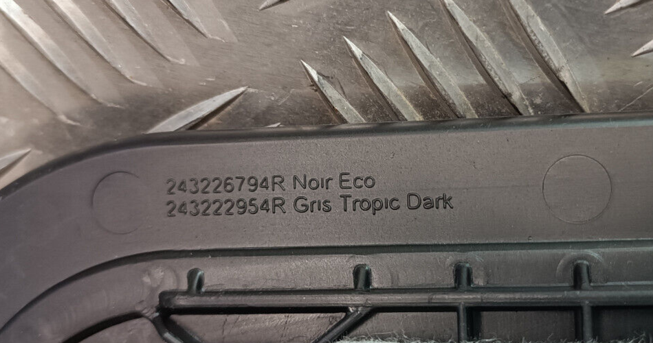 Renault Zoe 2022 Elektro Sicherungskasten Abdeckung 243222954R ORIGINAL gebraucht - 243226794R