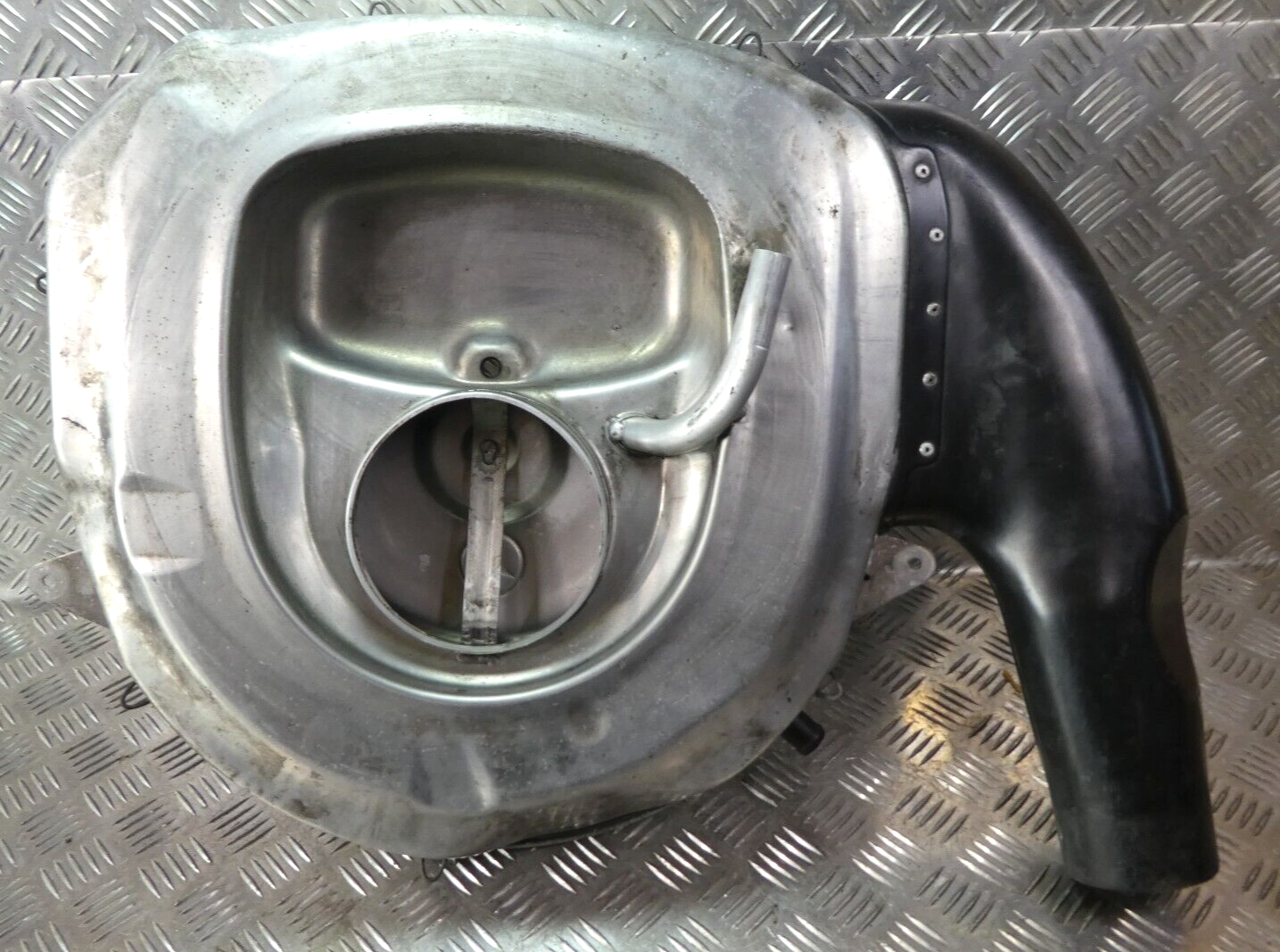 Mercedes C126 W126 Luftfilterkasten Filterkasten Aluminium 4617485100 ORIGINAL gebraucht - 0130946802