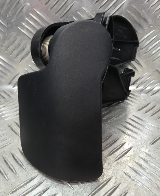 Porsche Macan 95B Entriegelungsgriff 8R1823633 ORIGINAL gebraucht - Motorhaube