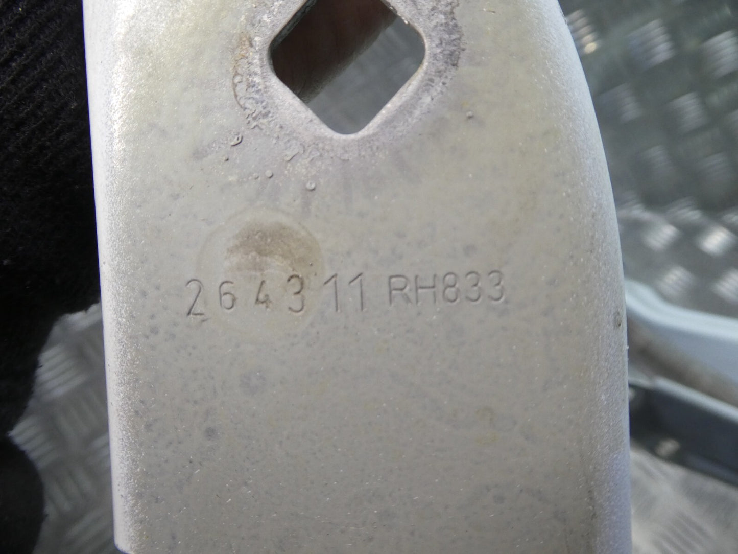 Porsche Cayenne 92A Motorhauben Scharnier R+ L 7P5823302C + 7P5823301C gebraucht - Original