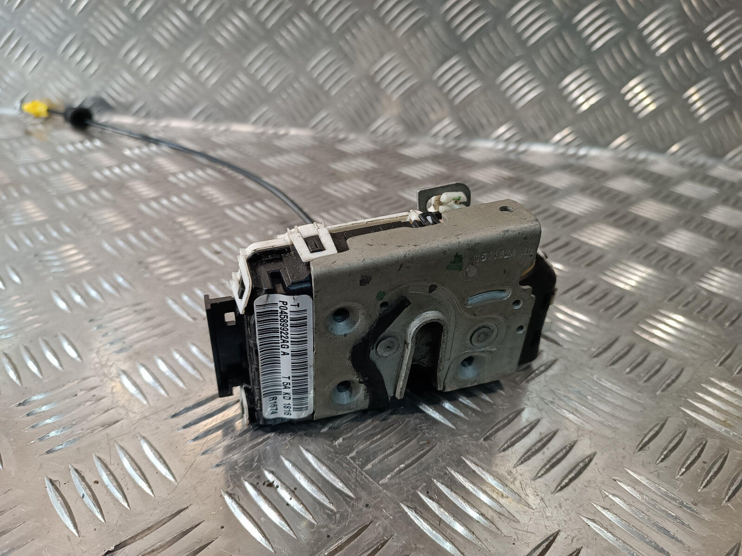 Jeep Grand Cherokee WK2 Türschloss Türschloß Hinten rechts ORIGINAL gebraucht - P04589922AG
