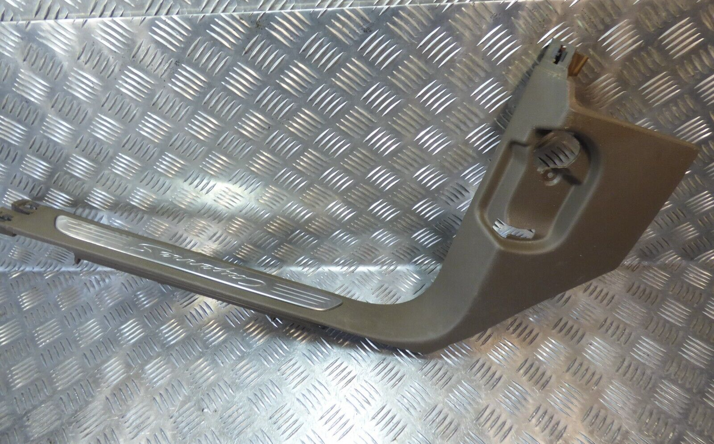 Porsche Cayenne S 92A Einstiegsleiste Schweller v. links 7P5863483M ORIGINAL gebraucht - Verkleidung