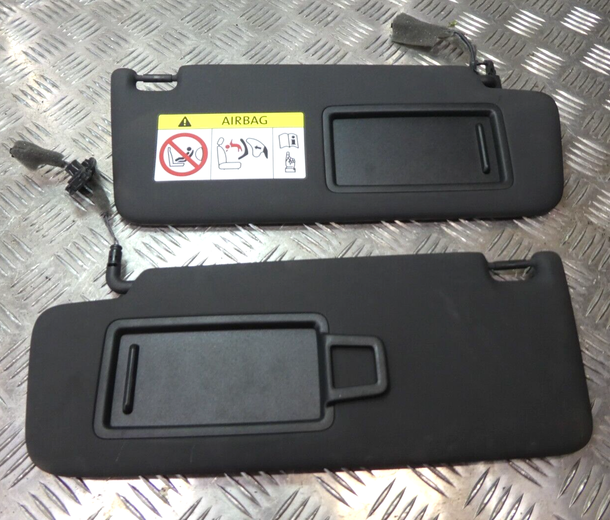 VW ID3 ID.3 1 paar Sonnenblende Links + Rechts schwarz ORIGINAL gebraucht - Volkswagen