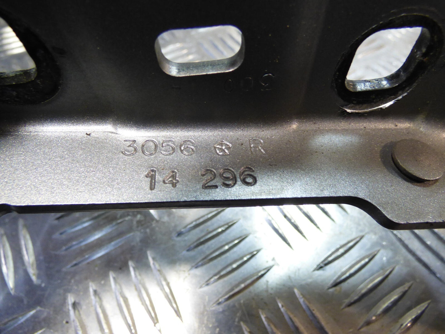 Jeep KL 2015 Motorhaube Scharnier R + L silber ORIGINAL gebraucht - Cherokee