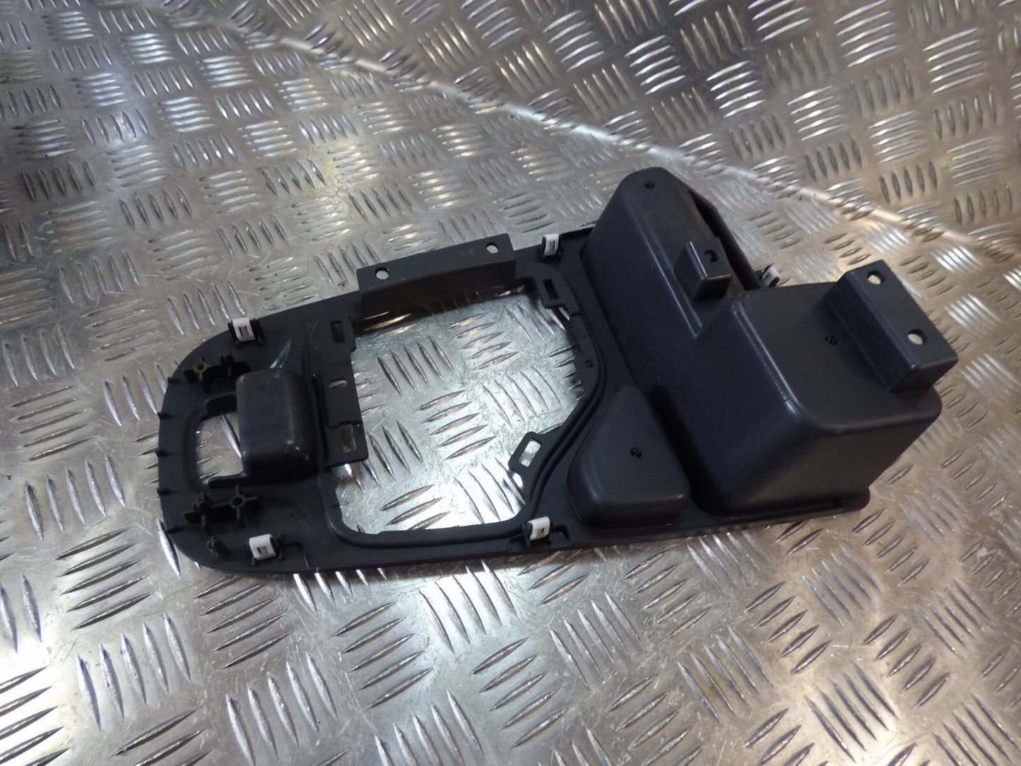 Jeep KL 2015 Blende Abdeckung Rahmen Mittelkonsole 1UJ61DX9AC ORIGINAL gebraucht - Cherokee