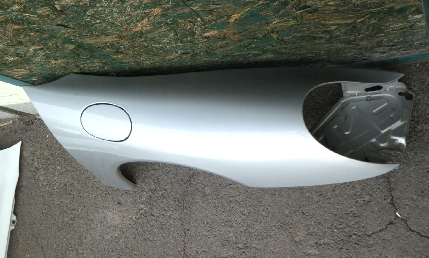Porsche Boxster 986 Kotflügel Vorne Rechts L92U Metallic ORIGINAL gebraucht - Arktissilber