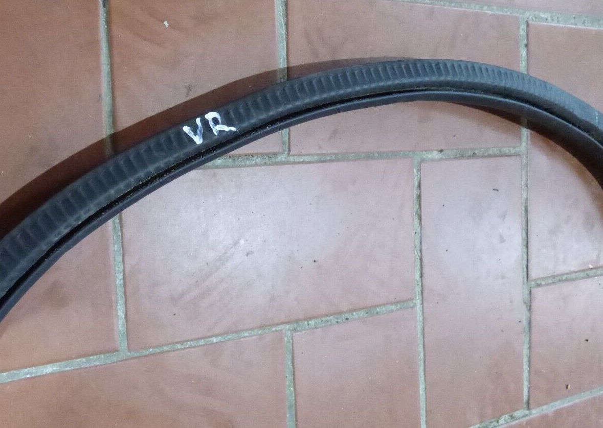 Orig. Porsche Cayenne 92A Türdichtung Tür vorne rechts 7P0867365B ORIGINAL gebraucht - Gummidichtung
