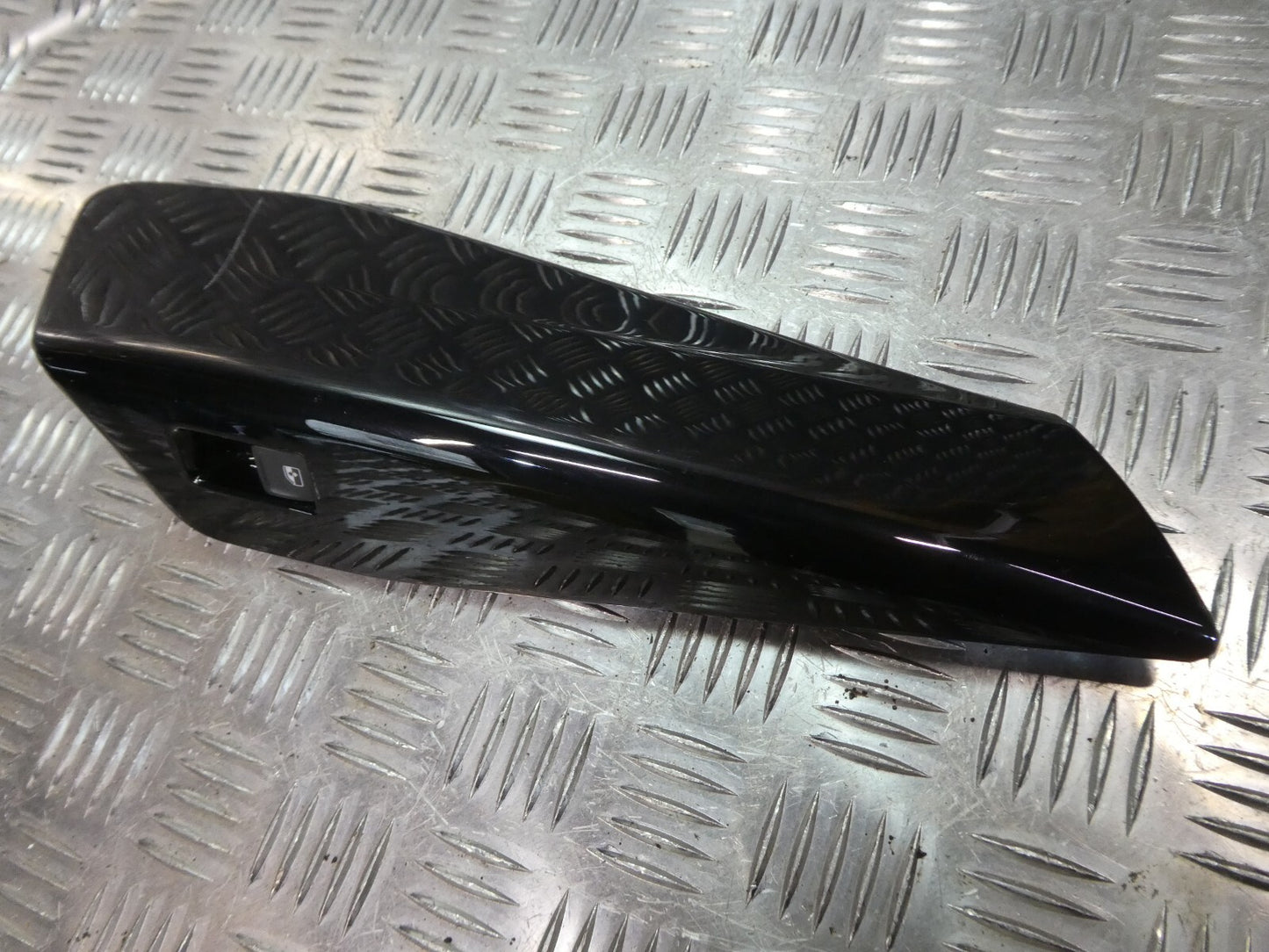 VW ID3 Pro Türverkleidung Zierleiste Fensterheberschalter 10A867227B ORIGINAL gebraucht - Volkswagen