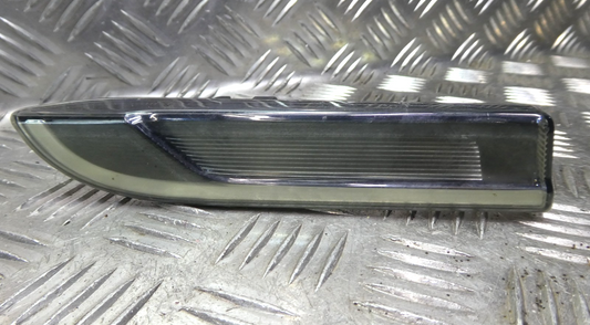 Porsche Panamera 970 3.0 E-Hybrid Vorne rechts Seitenblinker ORIGINAL gebraucht - 97063104401