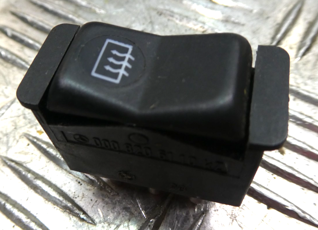 Original Mercedes-Benz W126 C126 SEC Schalter Heckscheibenheizung gebraucht - 0008206110