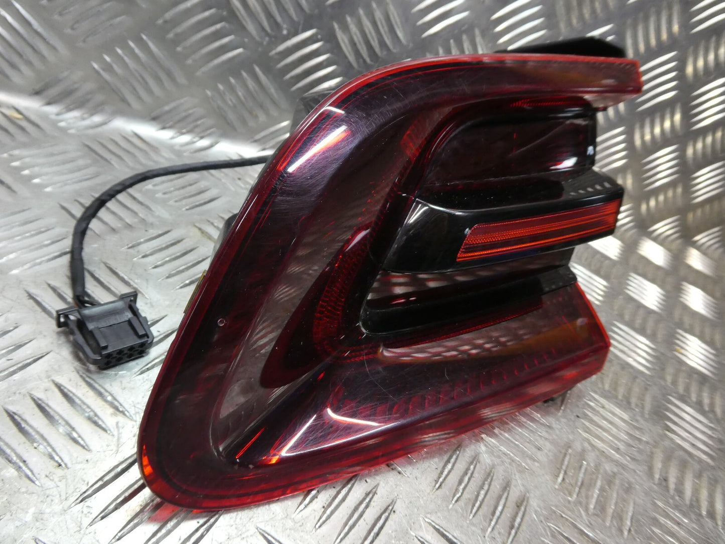 Porsche Macan 95B 2015 Rücklicht Rückleuchte Hinten Rechts 95B945094B gebraucht - Original