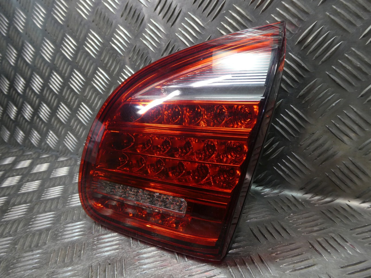 Porsche Cayenne 92A Orig USA LED Rückleuchte innen rechts 7P5945094N ORIGINAL gebraucht - Heckleuchte