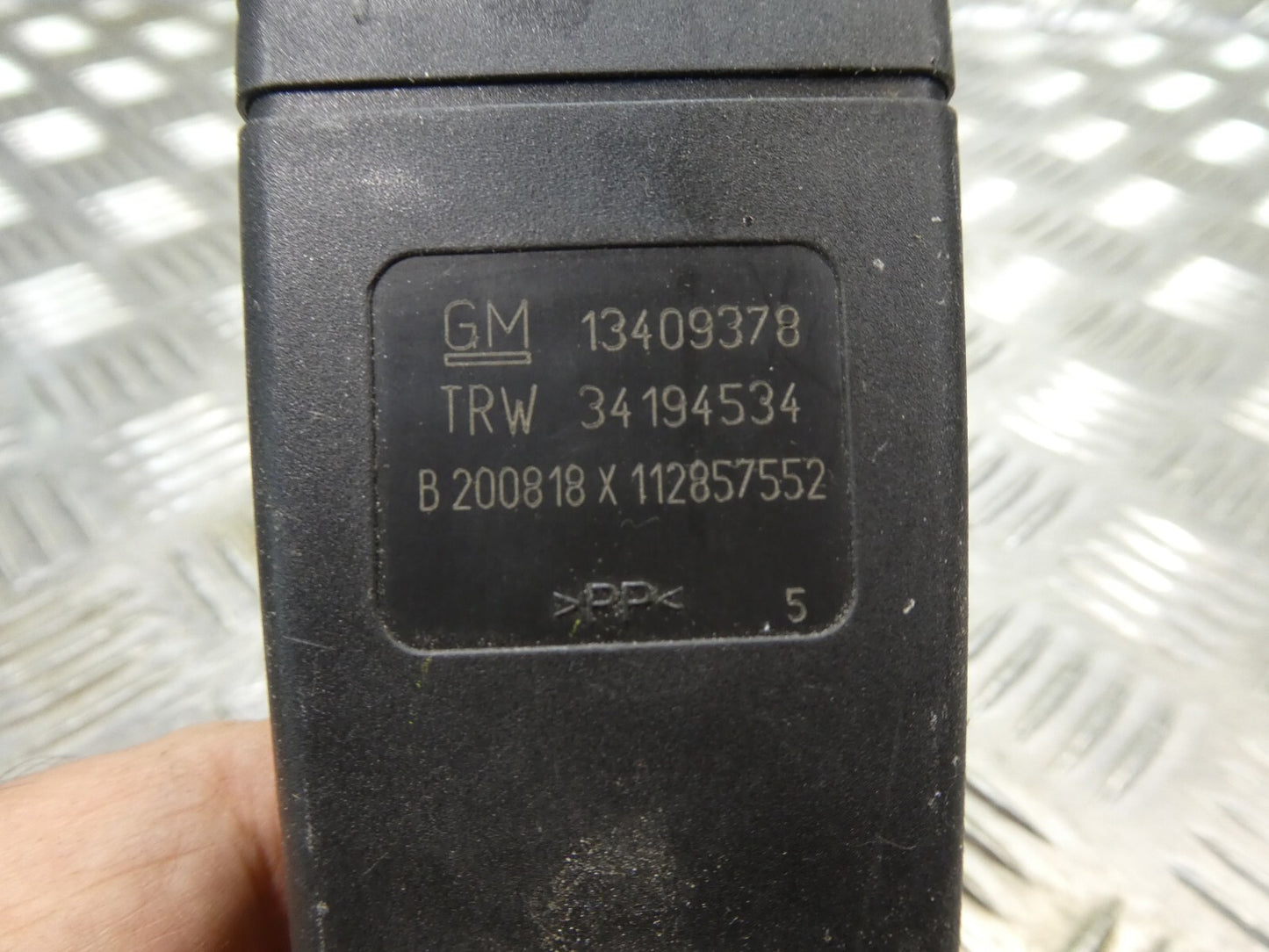 OPEL ASTRA K Gurtschloss hinten rechts GM ORIGINAL gebraucht - 13409378