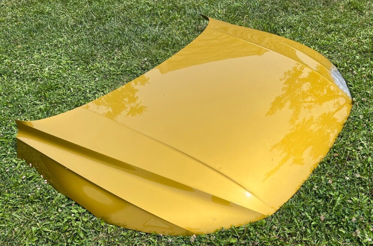 VW Arteon Bj. ab 2017- Frontklappe verbessert Kurkumagelb ORIGINAL gebraucht - Motorhaube